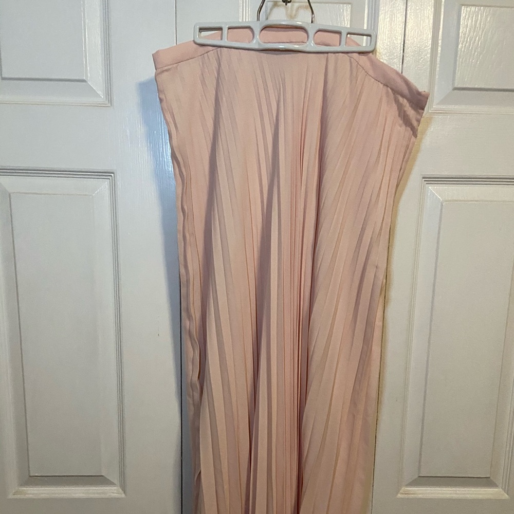 Pink pleated maxi skirt